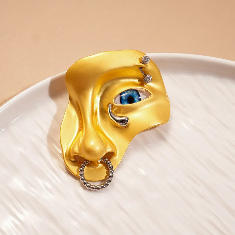 Personality Half Human Face Brooches for Women Men Cool Design Mask Shaped Brooches Pins Suit Clothes Accessories Bag Badge