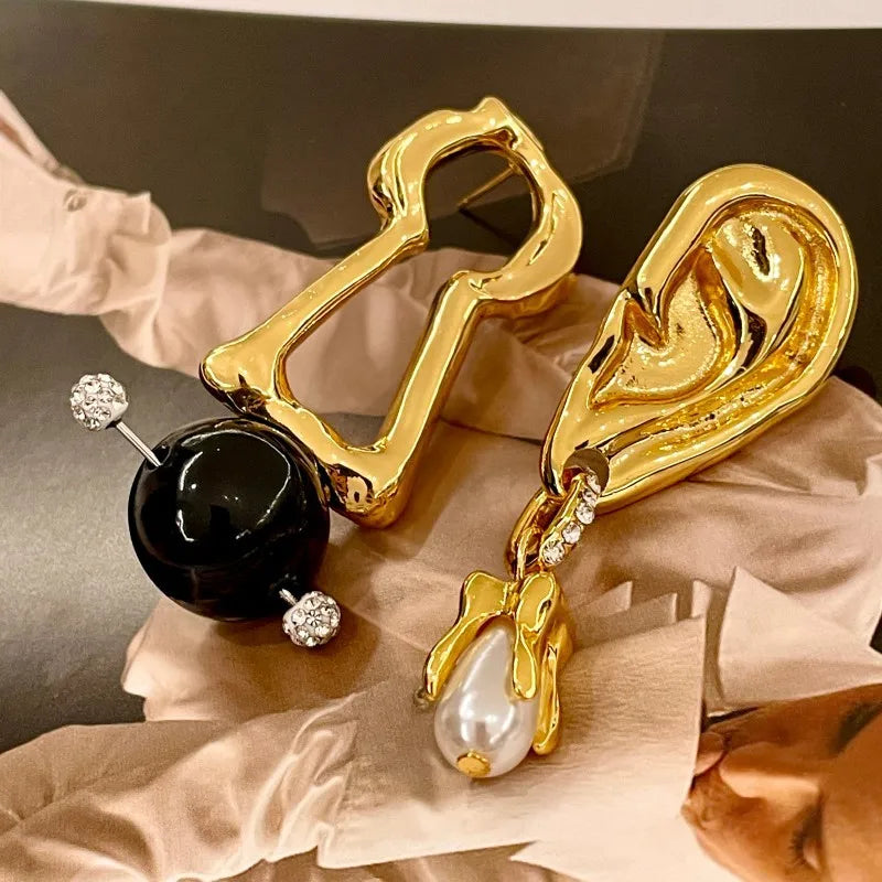 Asymmetrical Earrings for Women Hollow Out Palace Style Vintage Jewelry Hyperbole Pearls Elegant Pendientes Mujer