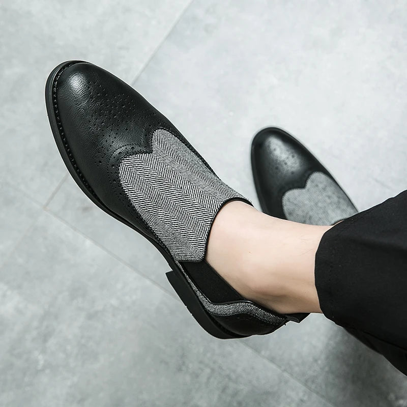 Spring New Men's Comfortable Carved Breathable Block Shoes Fashion Brand Men Retro Brown Pointed Business Banquet Wedding Shoes