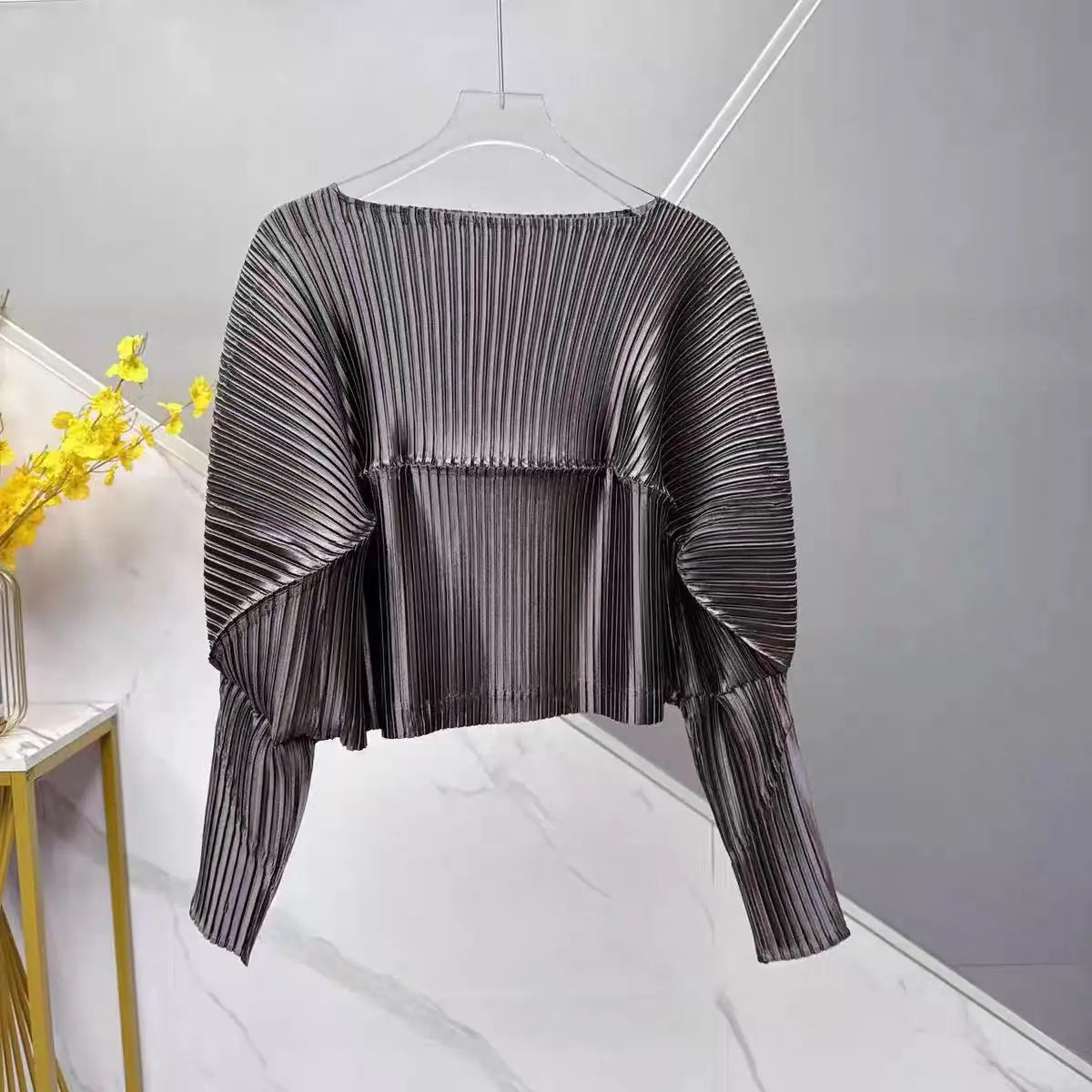 Women's Burgundy Pleated miyake StyleBatwing Sleeve Round Neck Cropped Long-Sleeve Top Shiny Fabric Fashion Casual Daily Wear Trendy Chic