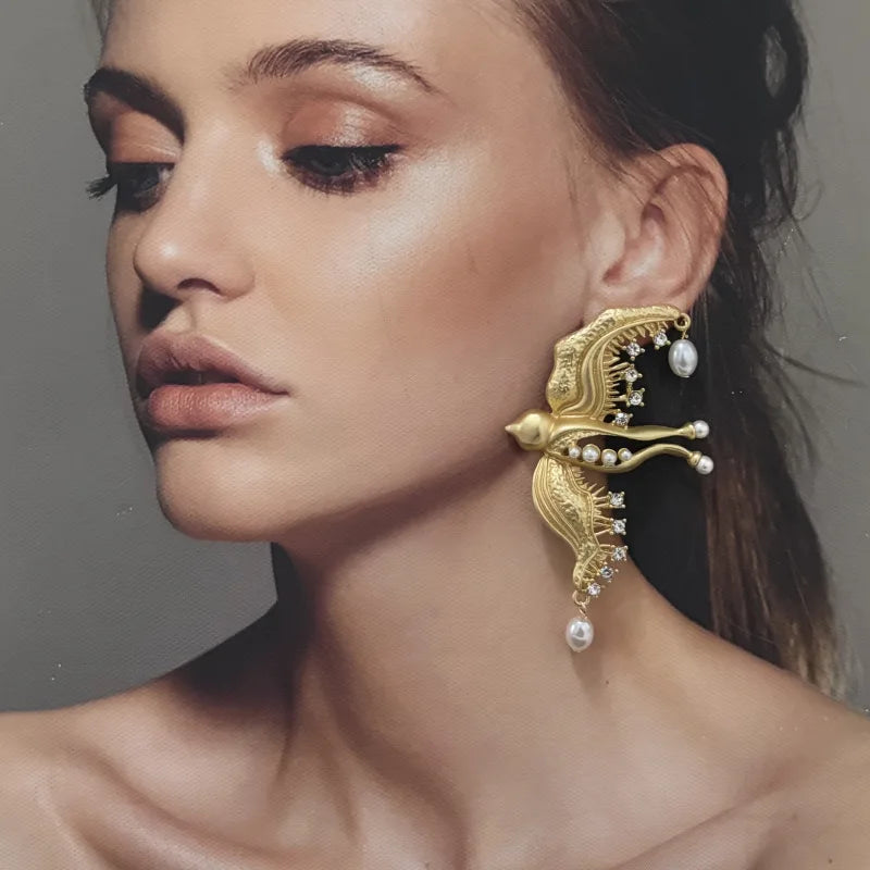 New Elegant Metal Artificial Pearl Bird Dangle Earrings for Women Fashion Statement Jewelry Accessory