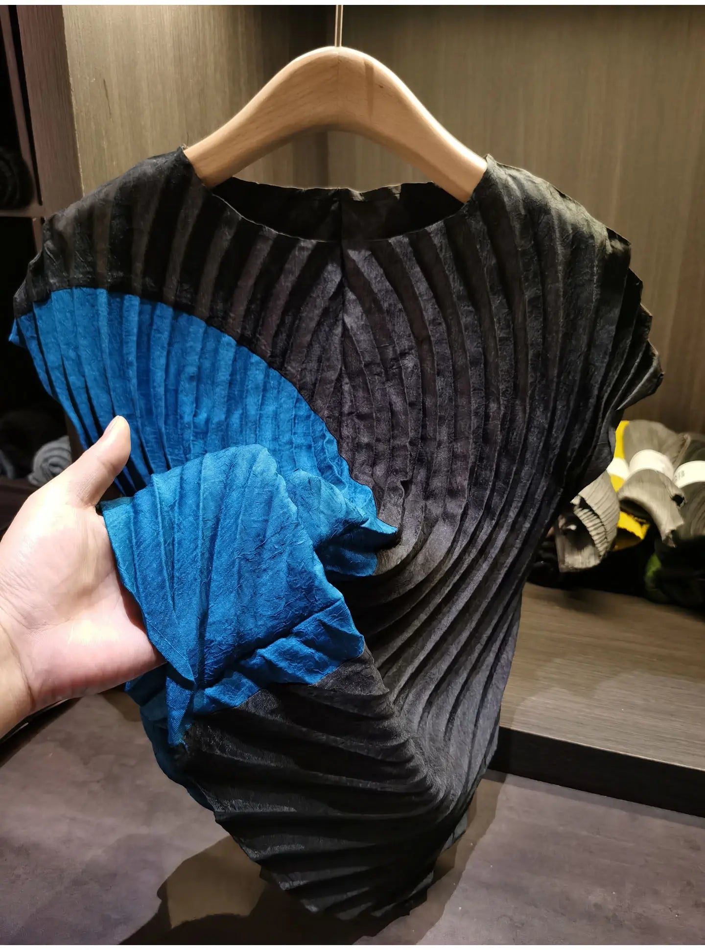 Miyake style Pleated Color Block T-Shirt 2026 Summer New Irregular Top Skirt 2-Piece Set Women Vacation Stretch Wrinkle-Free Clothing