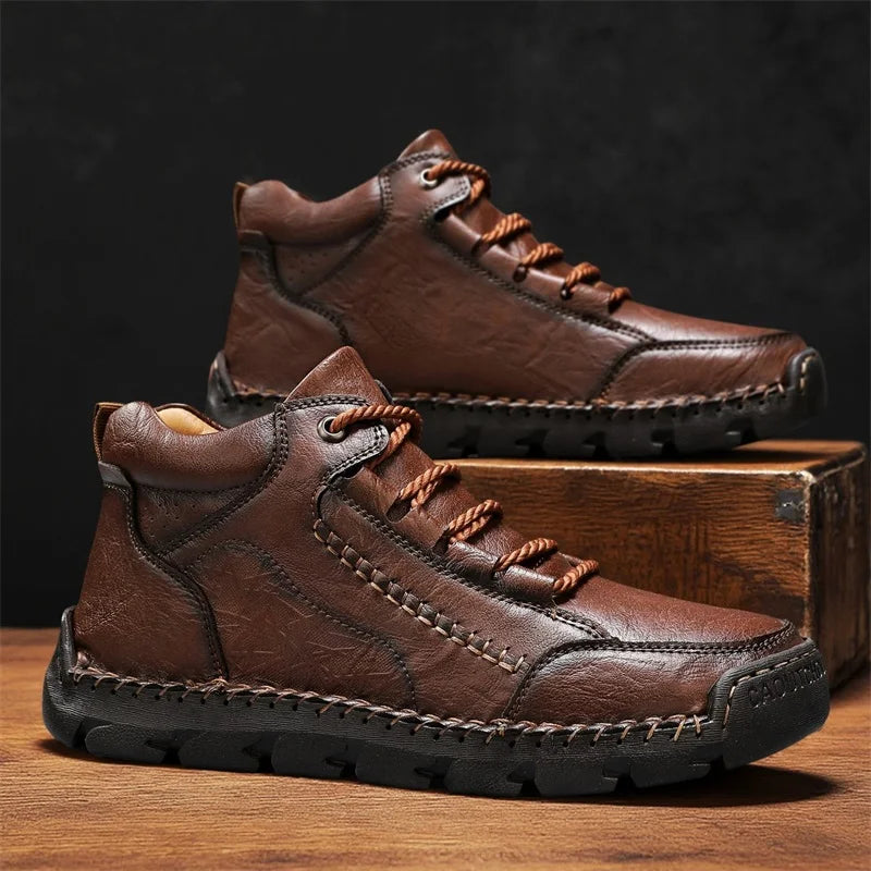 Autumn Mens Comfortable Lace Up Retro High Top Shoe Brand New Men Leather Boots Fashionable Anti Slip Soft Soled Mid-range Boots