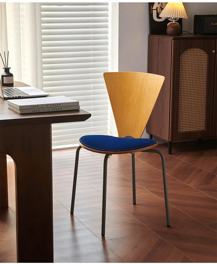 Nordic Vintage Bauhaus Dining Chair Retro Designer Leisure Chair Simple Creative Backrest Seating for Small Space Home Furniture