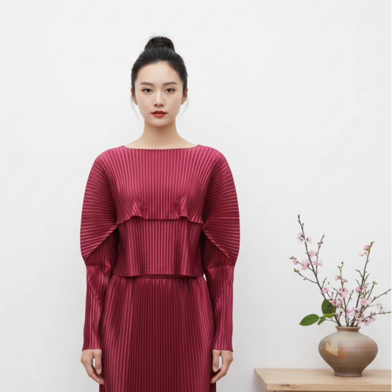 Women's Burgundy Pleated miyake StyleBatwing Sleeve Round Neck Cropped Long-Sleeve Top Shiny Fabric Fashion Casual Daily Wear Trendy Chic