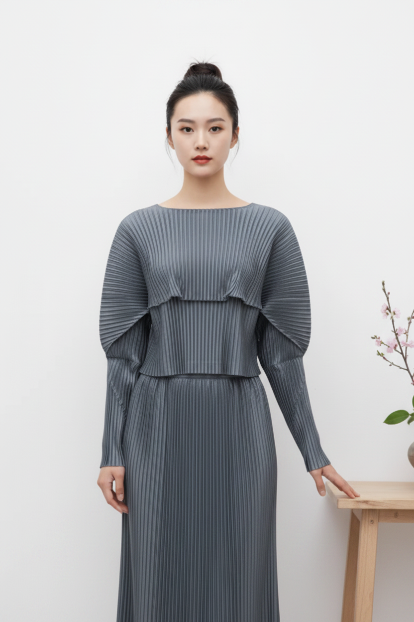 Women's Burgundy Pleated miyake StyleBatwing Sleeve Round Neck Cropped Long-Sleeve Top Shiny Fabric Fashion Casual Daily Wear Trendy Chic