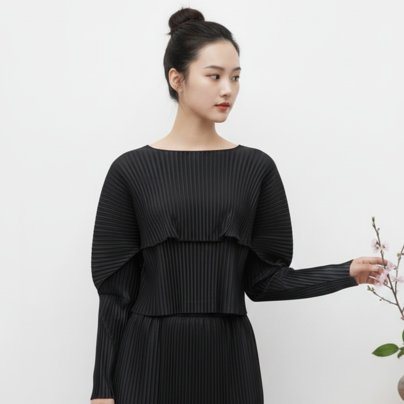 Women's Burgundy Pleated miyake StyleBatwing Sleeve Round Neck Cropped Long-Sleeve Top Shiny Fabric Fashion Casual Daily Wear Trendy Chic