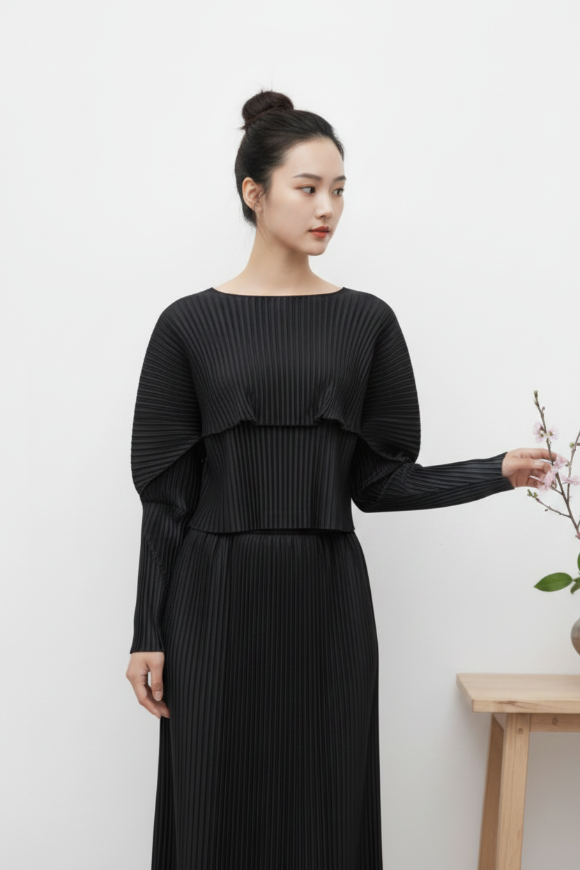 Women's Burgundy Pleated miyake StyleBatwing Sleeve Round Neck Cropped Long-Sleeve Top Shiny Fabric Fashion Casual Daily Wear Trendy Chic