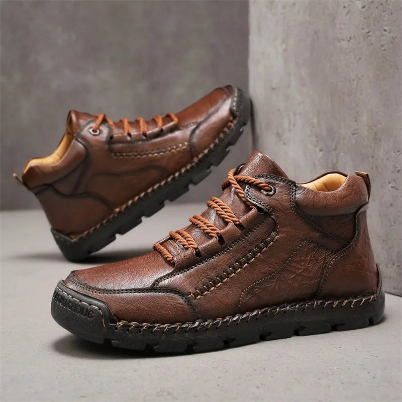 Autumn Mens Comfortable Lace Up Retro High Top Shoe Brand New Men Leather Boots Fashionable Anti Slip Soft Soled Mid-range Boots