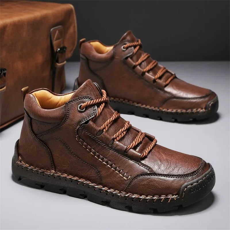 Autumn Mens Comfortable Lace Up Retro High Top Shoe Brand New Men Leather Boots Fashionable Anti Slip Soft Soled Mid-range Boots