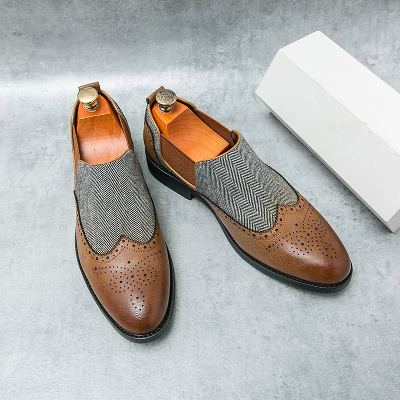 Spring New Men's Comfortable Carved Breathable Block Shoes Fashion Brand Men Retro Brown Pointed Business Banquet Wedding Shoes