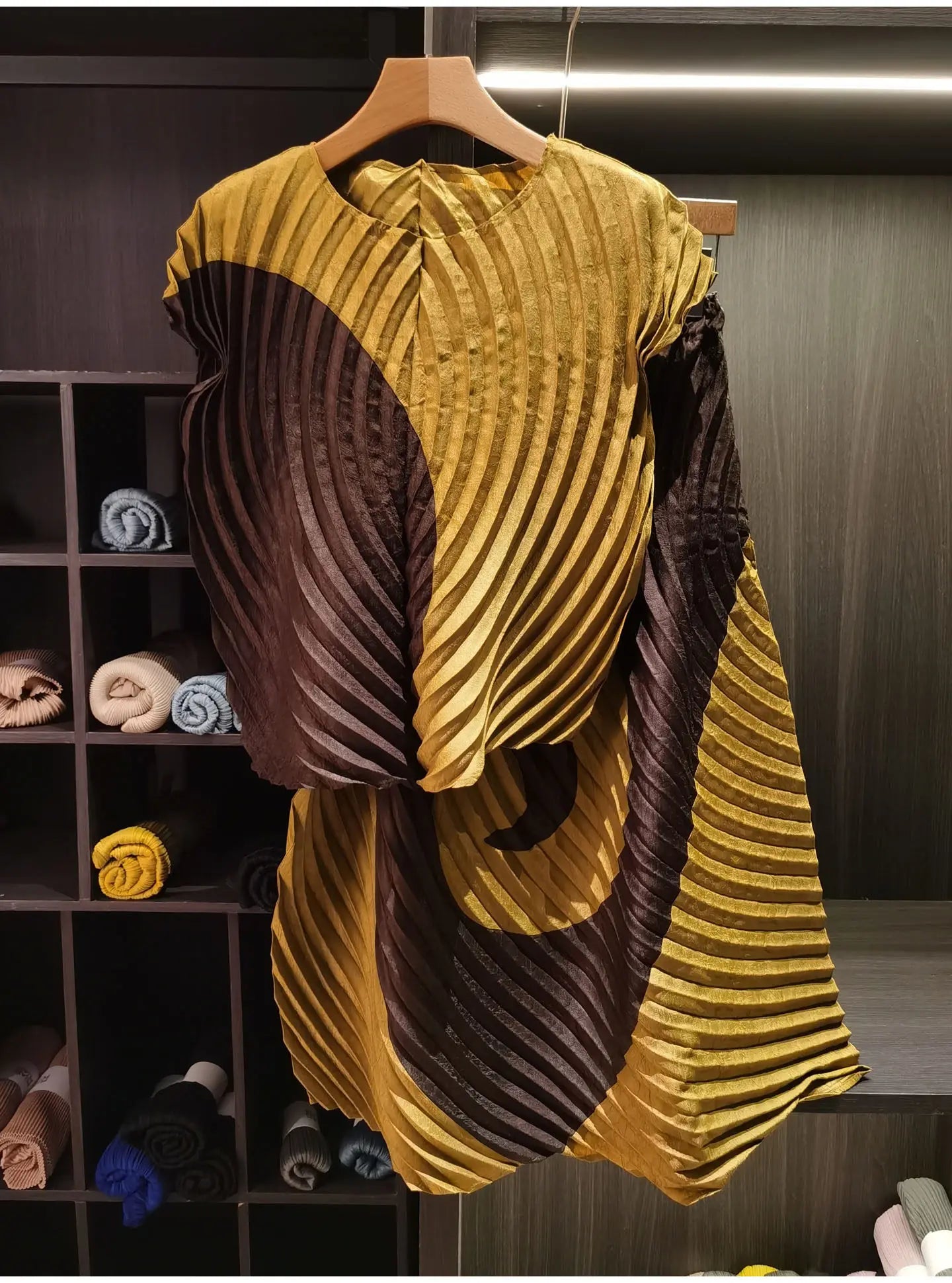 Miyake style Pleated Color Block T-Shirt 2026 Summer New Irregular Top Skirt 2-Piece Set Women Vacation Stretch Wrinkle-Free Clothing