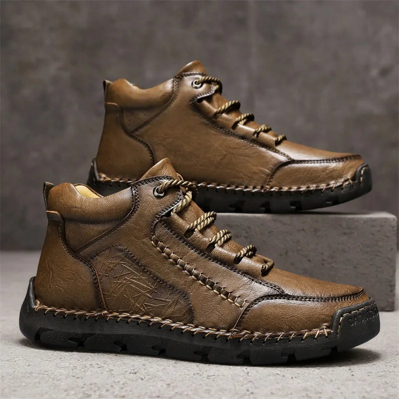 Autumn Mens Comfortable Lace Up Retro High Top Shoe Brand New Men Leather Boots Fashionable Anti Slip Soft Soled Mid-range Boots