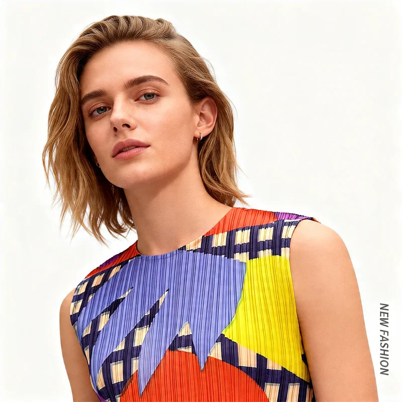 Miyake Pleated Sleeveless Vest Women's Spring and Summer New Contrast Color Geometric Print Loose Casual Fashion Round Neck Top