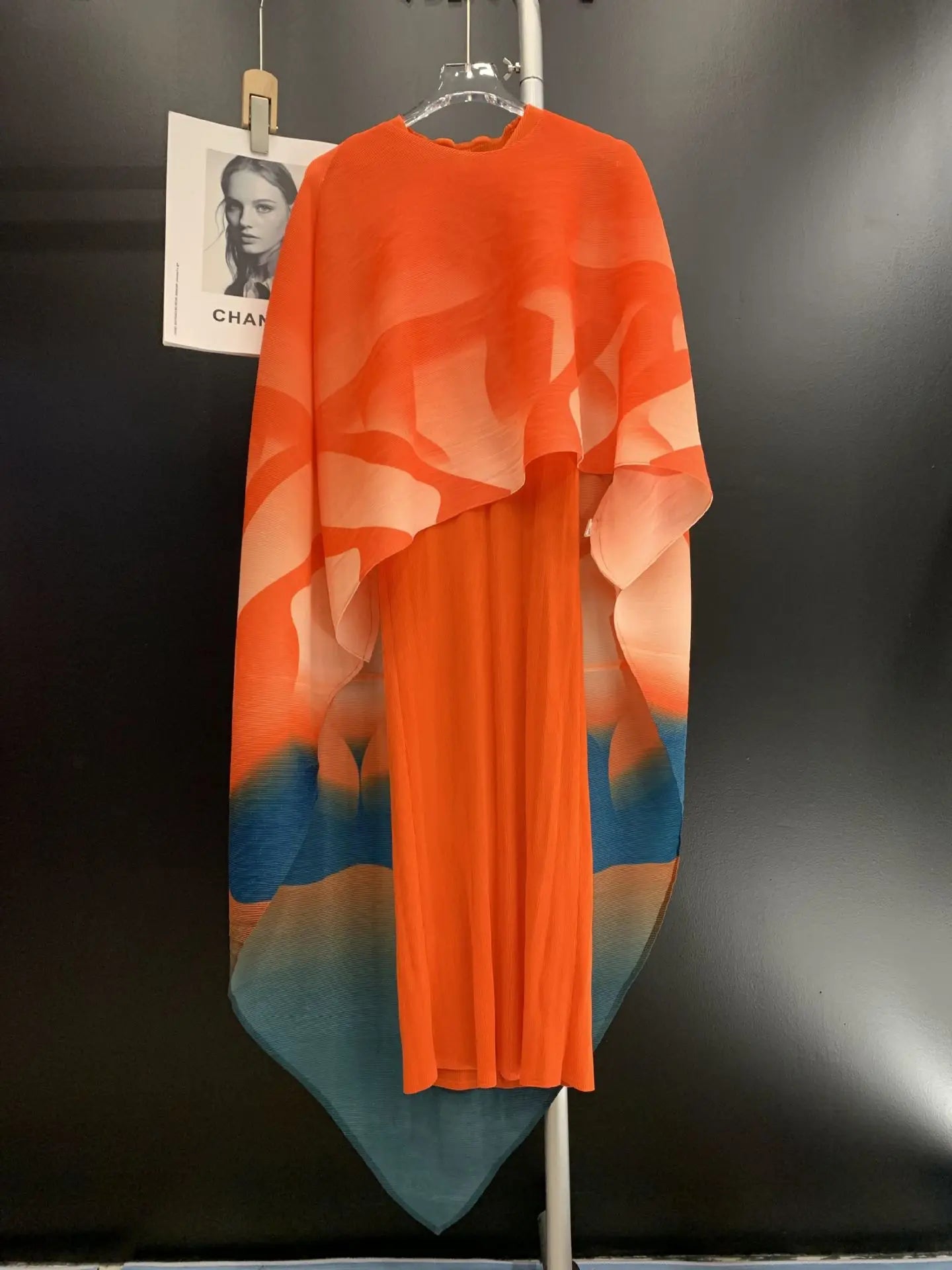 Miyake Folded Fashionable and Elegant Women's Long Skirt, Temperament Skirt, Round Neck Printed Shawl, Two Piece Dress Set