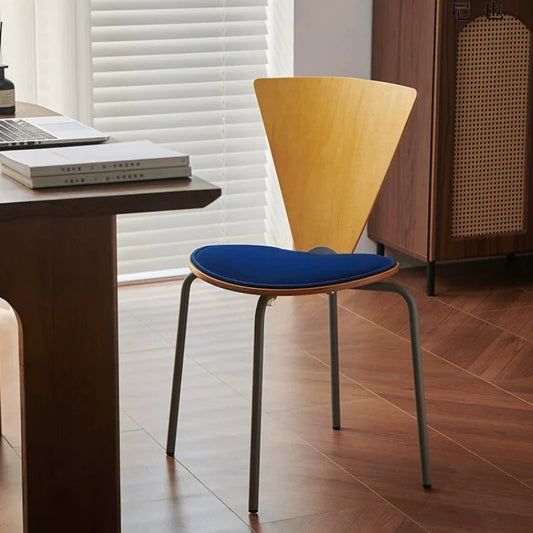 Nordic Vintage Bauhaus Dining Chair Retro Designer Leisure Chair Simple Creative Backrest Seating for Small Space Home Furniture