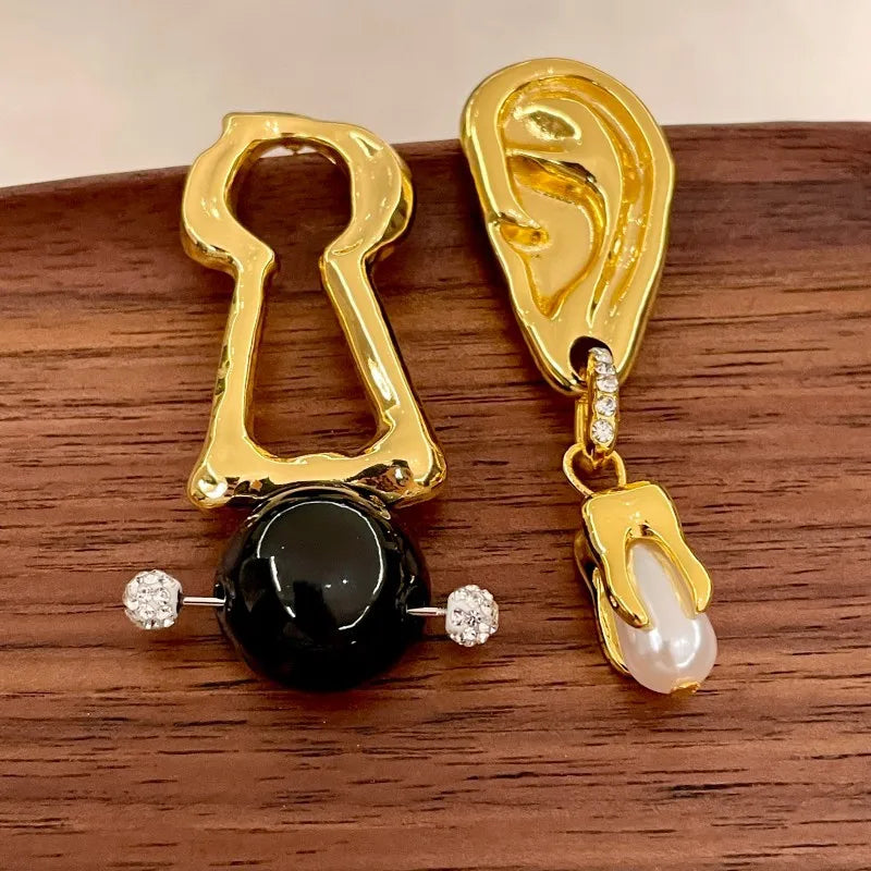 Asymmetrical Earrings for Women Hollow Out Palace Style Vintage Jewelry Hyperbole Pearls Elegant Pendientes Mujer