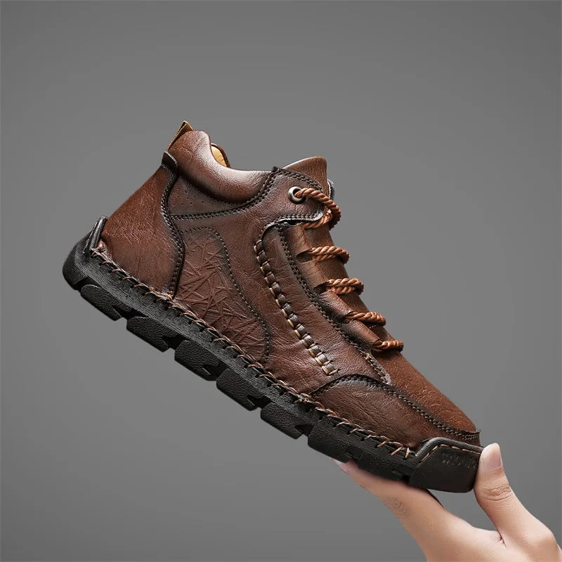 Autumn Mens Comfortable Lace Up Retro High Top Shoe Brand New Men Leather Boots Fashionable Anti Slip Soft Soled Mid-range Boots