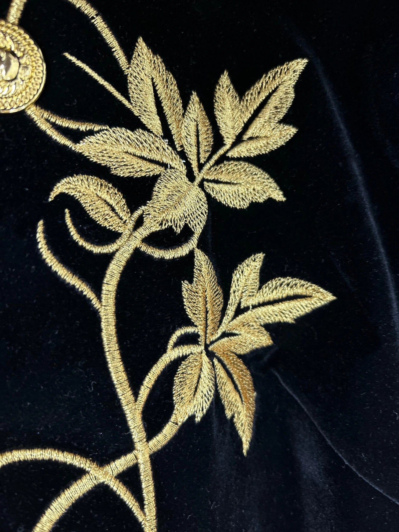 Modigirl Woman Gold Embroidered Jackets 2026 New Velvet Long Sleeve Round Neck Button Christmas Holiday Ladies Coat