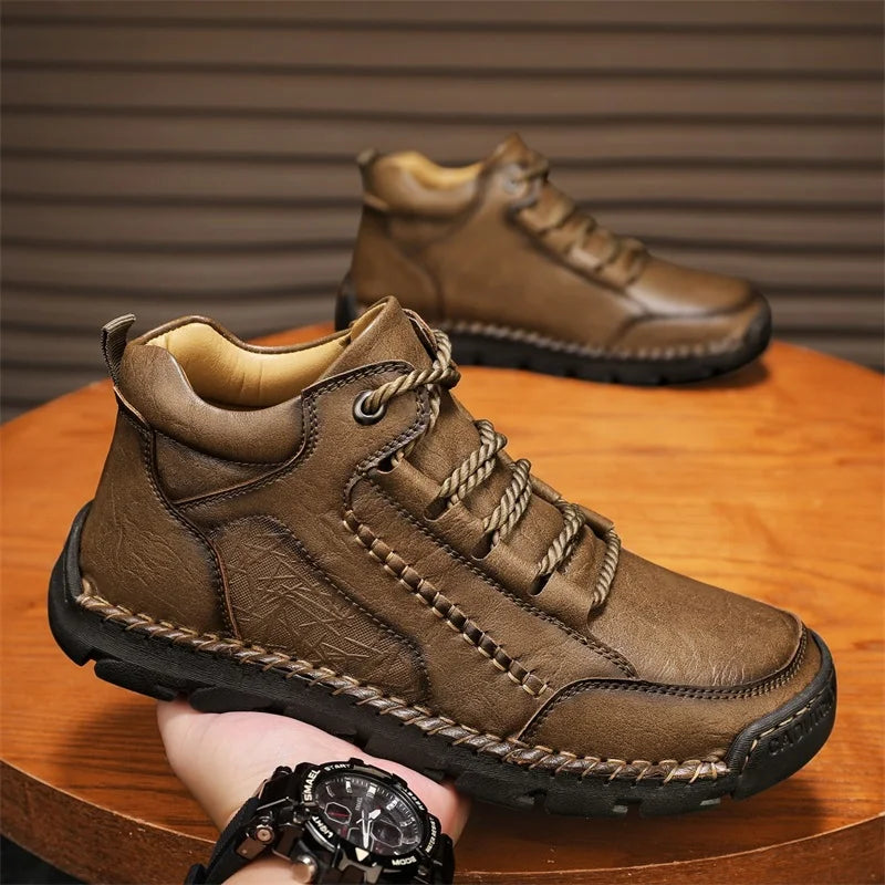 Autumn Mens Comfortable Lace Up Retro High Top Shoe Brand New Men Leather Boots Fashionable Anti Slip Soft Soled Mid-range Boots