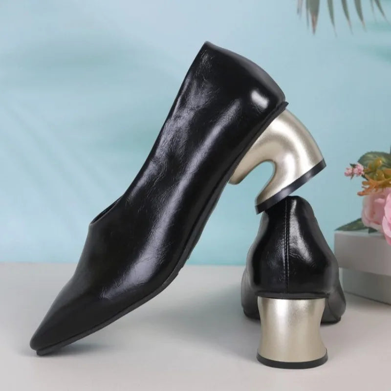 The 2025 Autumn New Style of High-end, Niche and Elegant Square Toe Single Shoes with Irregular Heels