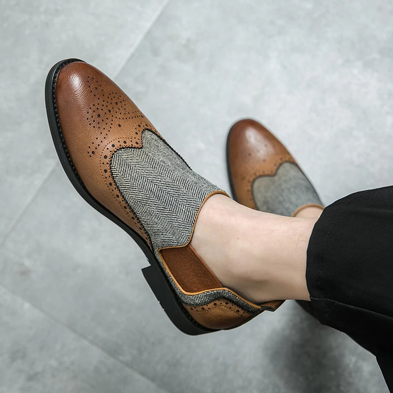 Spring New Men's Comfortable Carved Breathable Block Shoes Fashion Brand Men Retro Brown Pointed Business Banquet Wedding Shoes