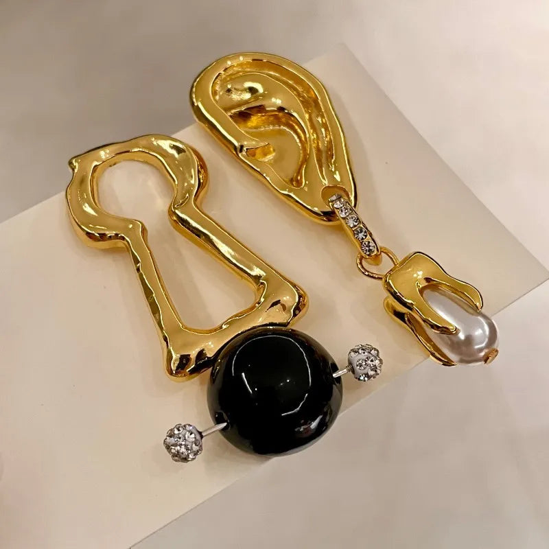 Asymmetrical Earrings for Women Hollow Out Palace Style Vintage Jewelry Hyperbole Pearls Elegant Pendientes Mujer