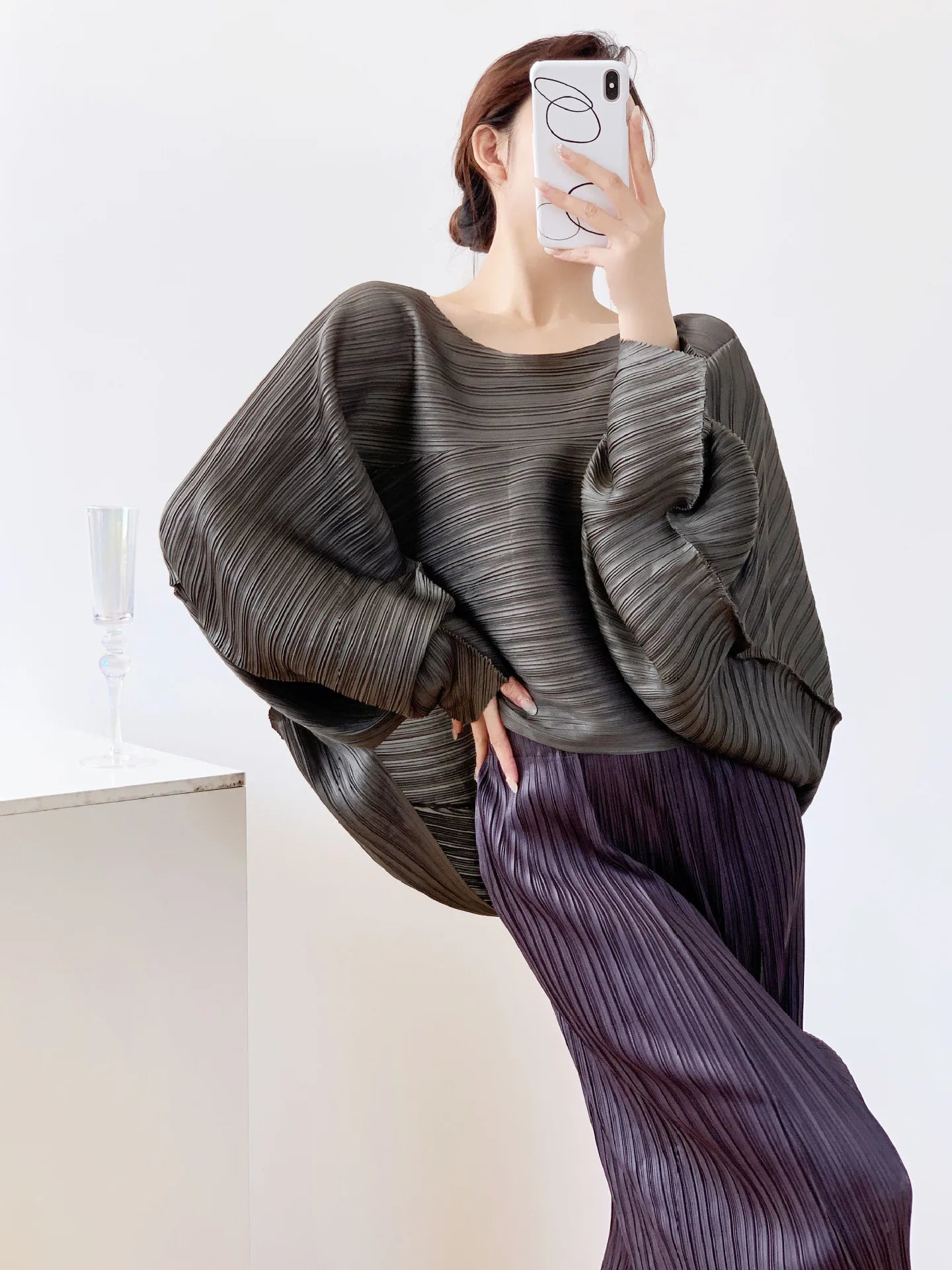 Miyake Style Pleated Top for Women 2025 New Solid Color Loose Round Neck Bat Sleeve Lazy High-end T-shirt for Women