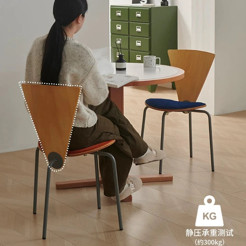 Nordic Vintage Bauhaus Dining Chair Retro Designer Leisure Chair Simple Creative Backrest Seating for Small Space Home Furniture