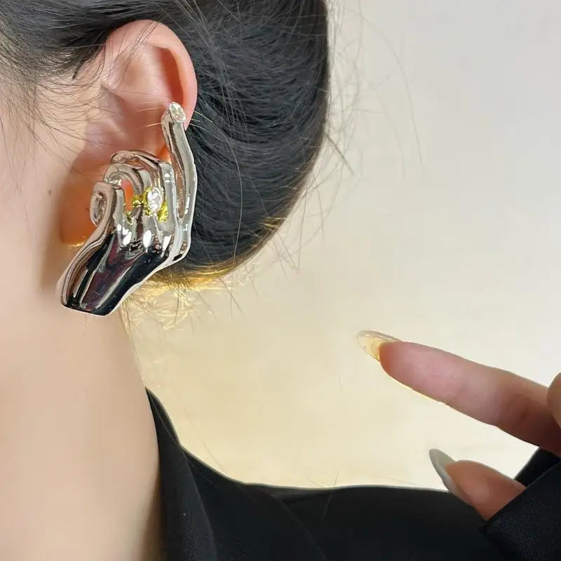 1Pcs Novelty Design Metal Hand Left Earcuff Dangle Earrings For Women Jewelry Fashion Show Statement Earrings Accessories
