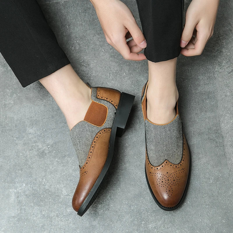 Spring New Men's Comfortable Carved Breathable Block Shoes Fashion Brand Men Retro Brown Pointed Business Banquet Wedding Shoes