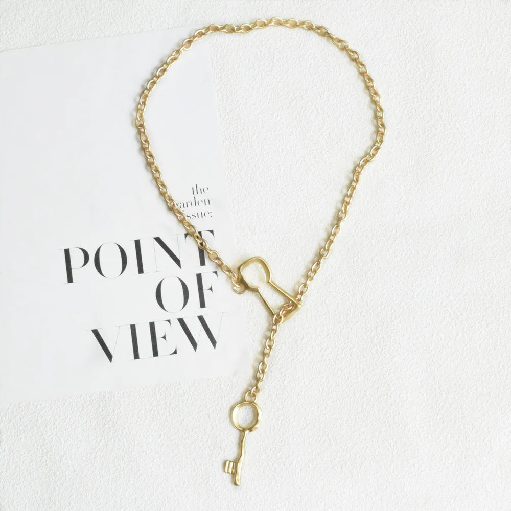 New Arrival Matte Gold-Plated Key Chain Necklace For Women Jewelry Trend Fashion Show Model Long Necklace Accessories