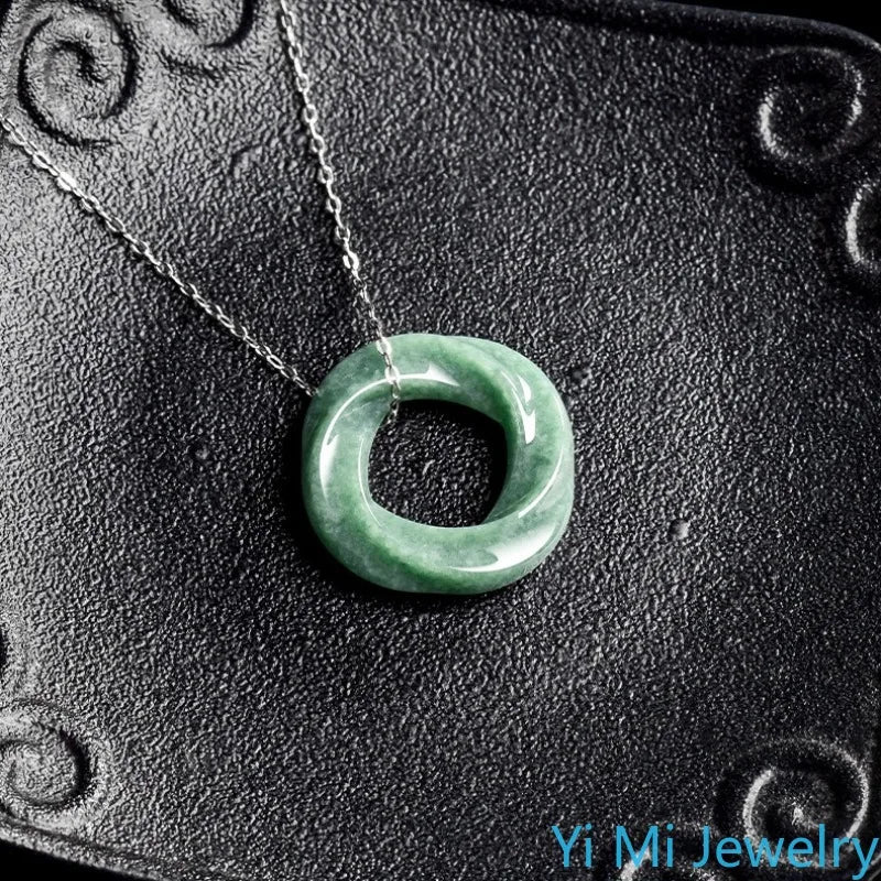 100% A-grade Jade Bean Green M Ö Bius Ring Pendant for Men and Women Eternal Symbol of Fashion Perfect Jewelry Festival Gift