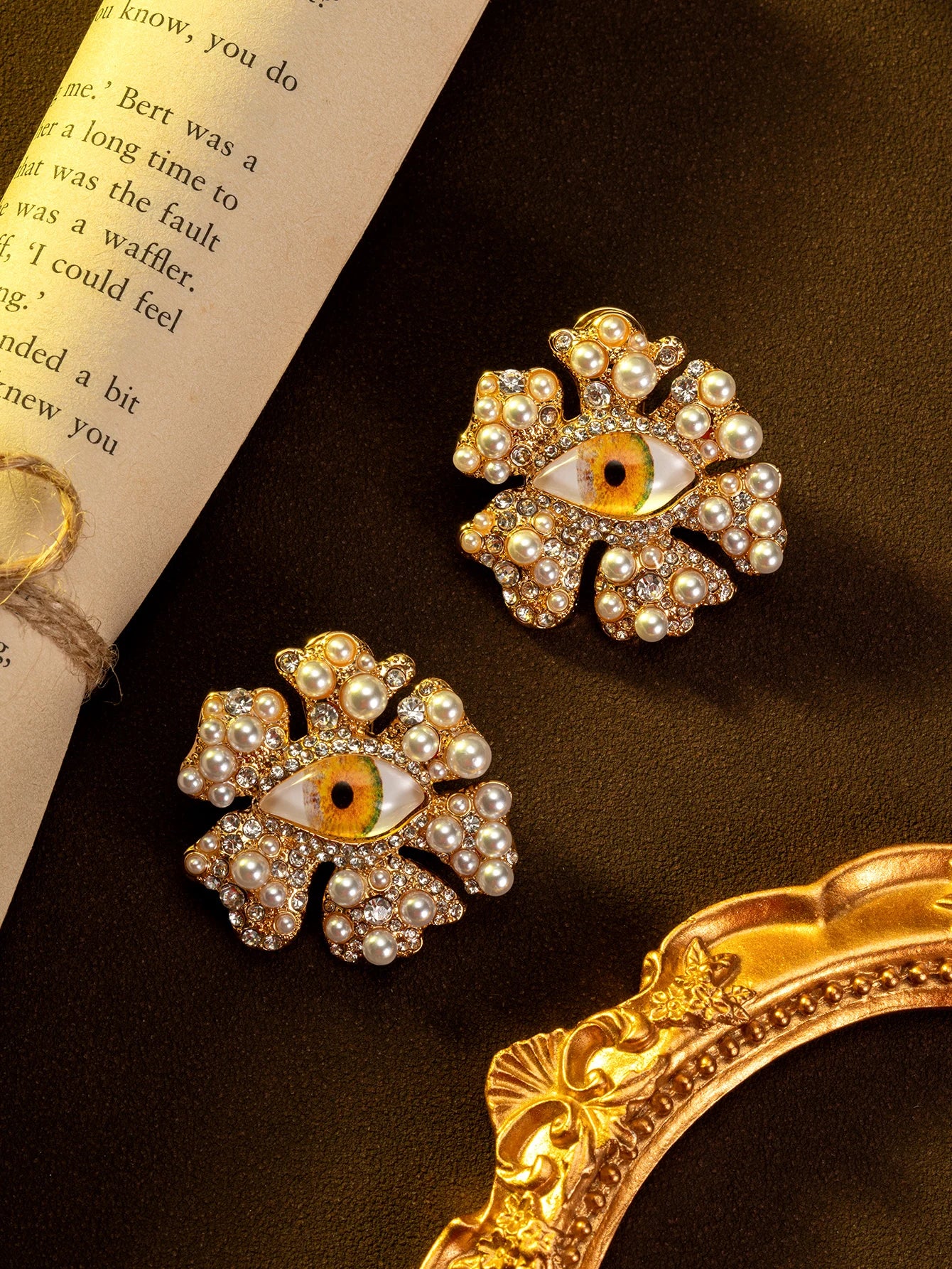 1 Pair of Vintage European and American Exaggerated Devil's Eye Flower Exquisite Earrings, Niche Style, Suitable for Women's Daily Wear, Party Wear, and as a Birthday Gift