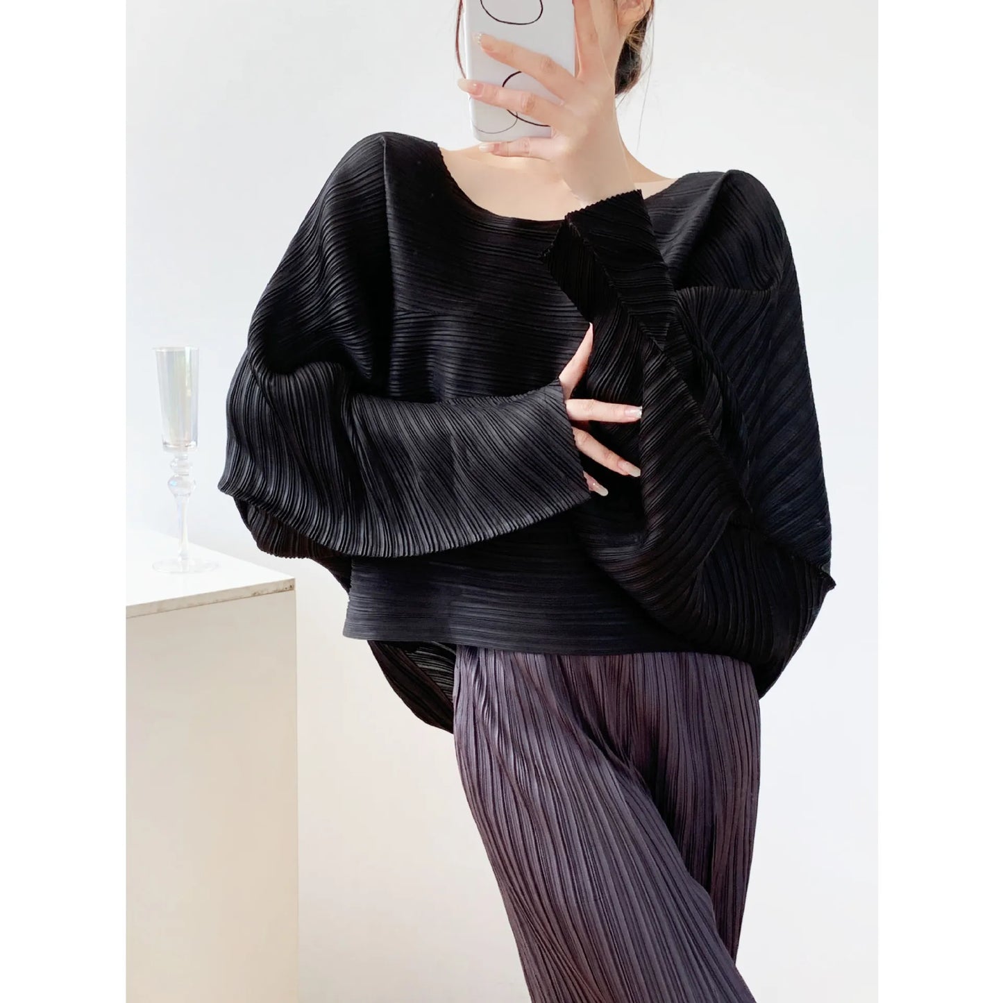 Miyake Style Pleated Top for Women 2025 New Solid Color Loose Round Neck Bat Sleeve Lazy High-end T-shirt for Women