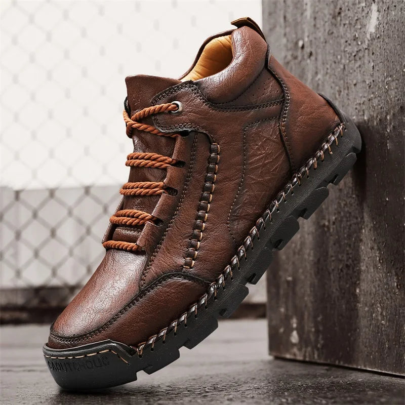 Autumn Mens Comfortable Lace Up Retro High Top Shoe Brand New Men Leather Boots Fashionable Anti Slip Soft Soled Mid-range Boots