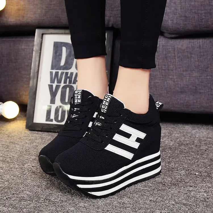 2024 New Winter Women Shoes Warm Fur Plush Lady Casual Shoes Lace Up Fashion Sneakers Platform Snow Boots Big Size
