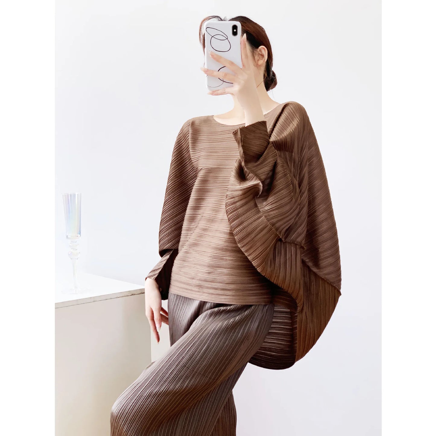 Miyake Style Pleated Top for Women 2025 New Solid Color Loose Round Neck Bat Sleeve Lazy High-end T-shirt for Women