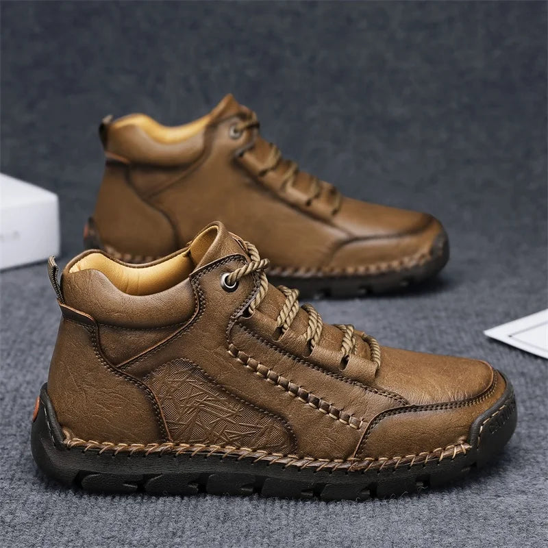 Autumn Mens Comfortable Lace Up Retro High Top Shoe Brand New Men Leather Boots Fashionable Anti Slip Soft Soled Mid-range Boots