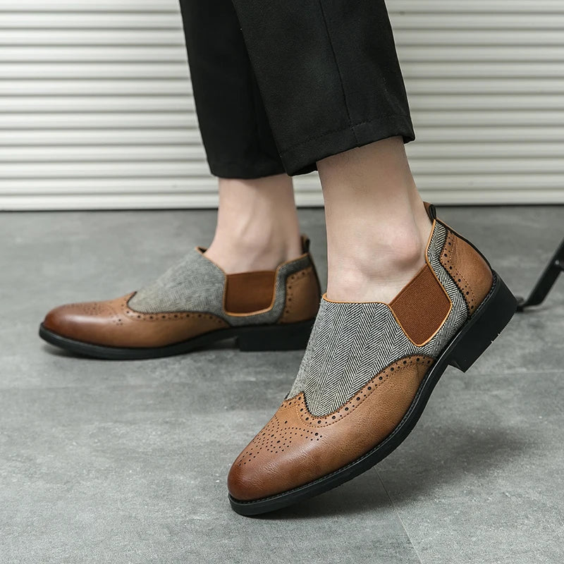 Spring New Men's Comfortable Carved Breathable Block Shoes Fashion Brand Men Retro Brown Pointed Business Banquet Wedding Shoes