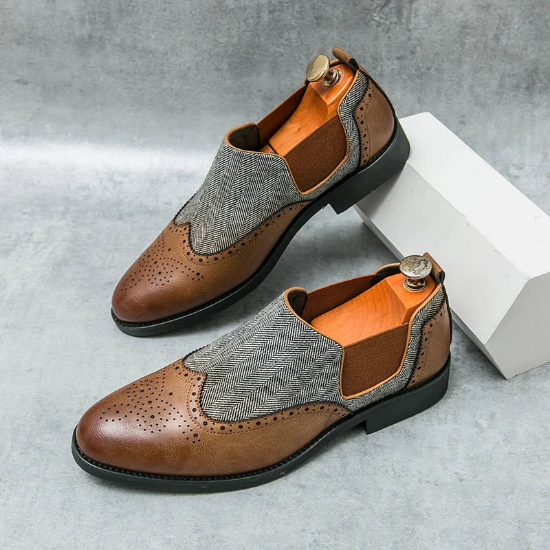 Spring New Men's Comfortable Carved Breathable Block Shoes Fashion Brand Men Retro Brown Pointed Business Banquet Wedding Shoes