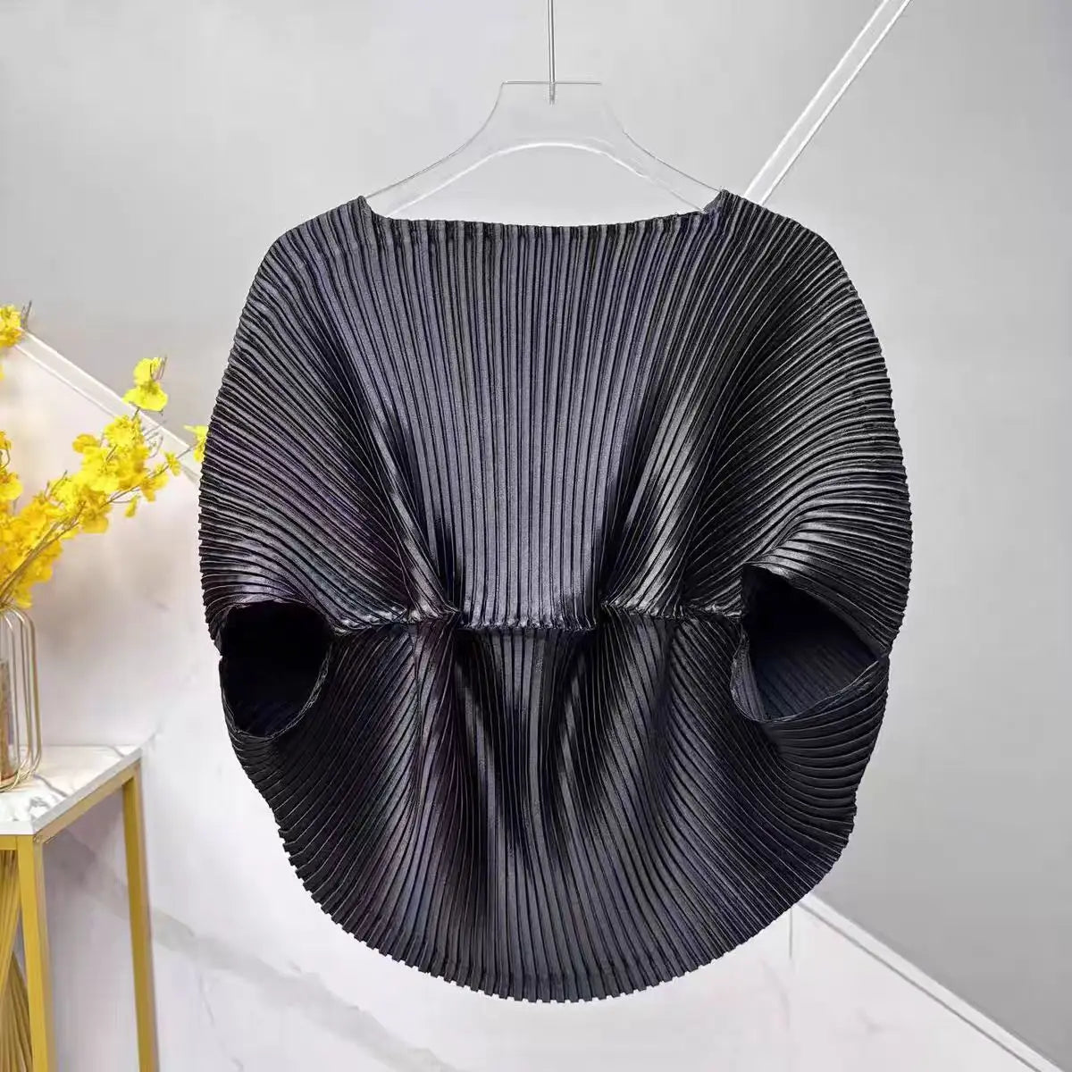 Women's Burgundy Pleated miyake StyleBatwing Sleeve Round Neck Cropped Long-Sleeve Top Shiny Fabric Fashion Casual Daily Wear Trendy Chic