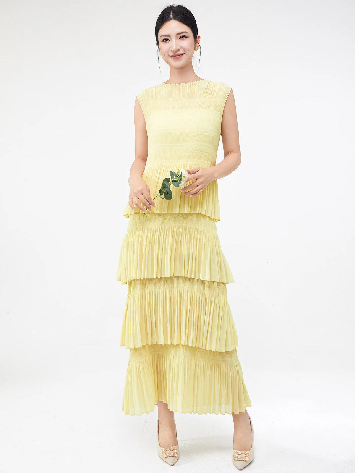 Miyake Folds 2024 Spring/summer New Elegant Women's Sleeveless Dress Fashion Everything Cake Dress