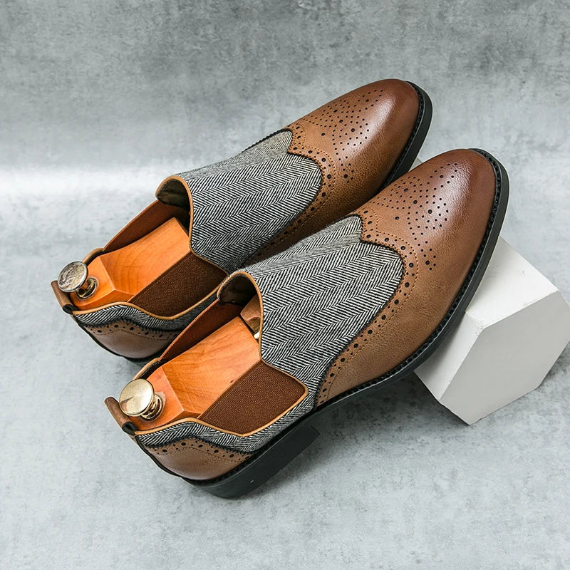Spring New Men's Comfortable Carved Breathable Block Shoes Fashion Brand Men Retro Brown Pointed Business Banquet Wedding Shoes