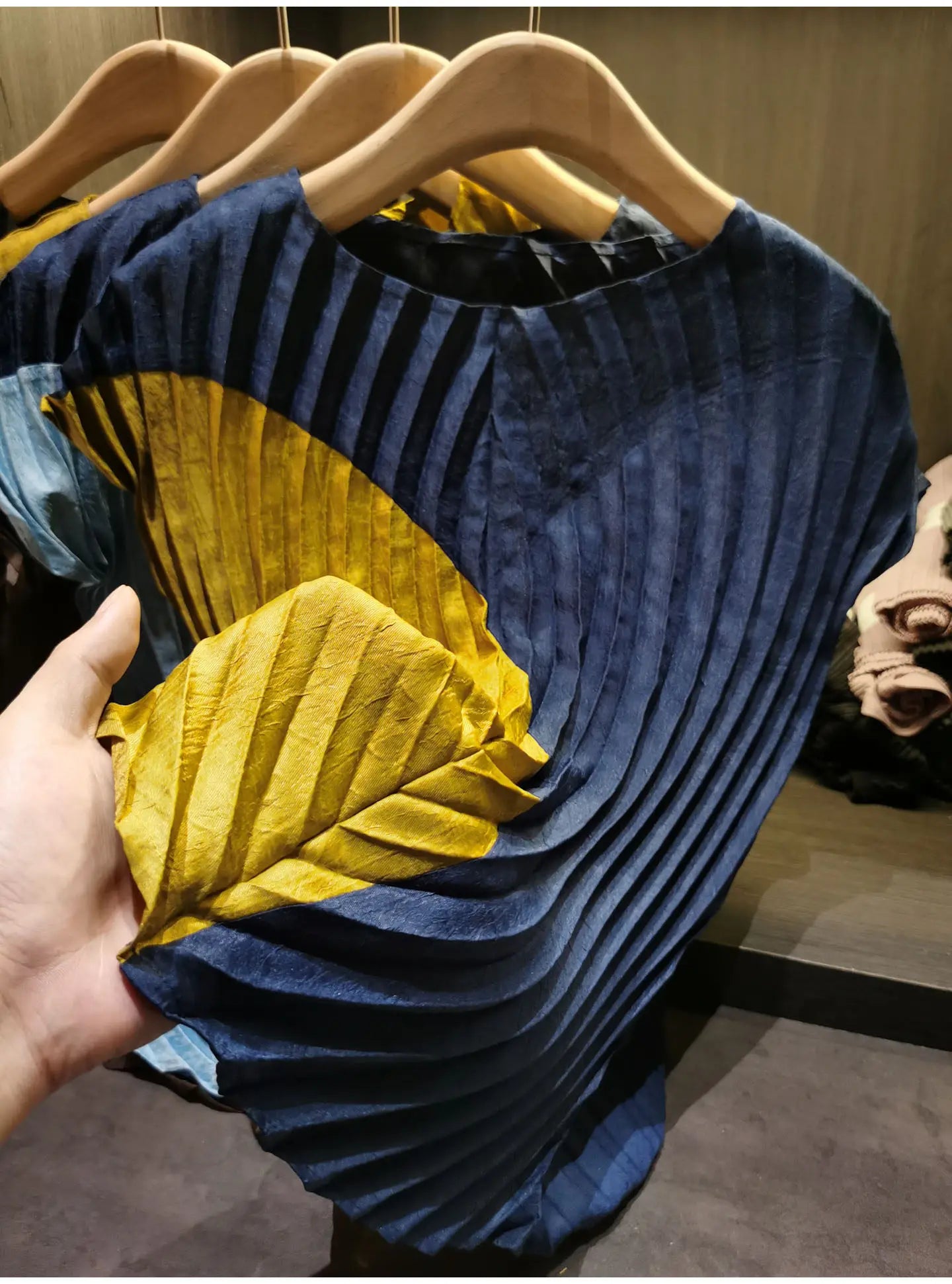 Miyake style Pleated Color Block T-Shirt 2026 Summer New Irregular Top Skirt 2-Piece Set Women Vacation Stretch Wrinkle-Free Clothing