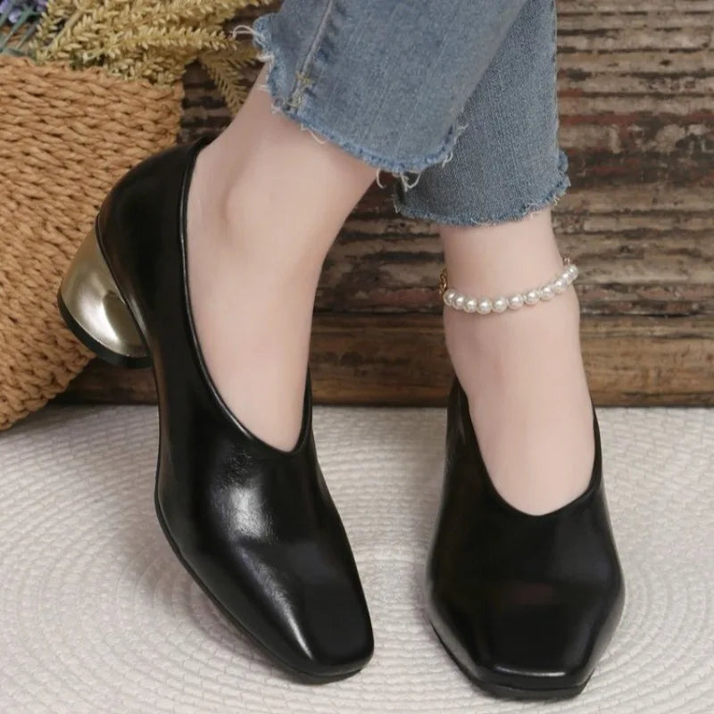The 2025 Autumn New Style of High-end, Niche and Elegant Square Toe Single Shoes with Irregular Heels
