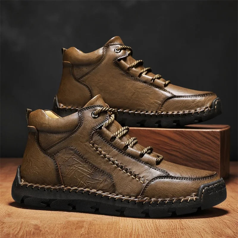 Autumn Mens Comfortable Lace Up Retro High Top Shoe Brand New Men Leather Boots Fashionable Anti Slip Soft Soled Mid-range Boots