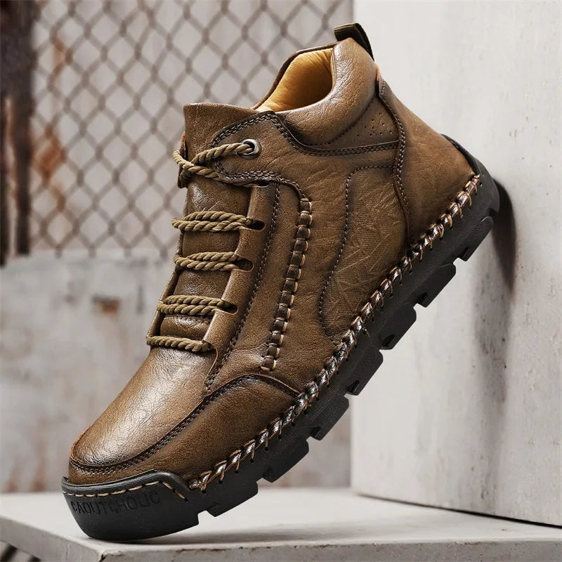 Autumn Mens Comfortable Lace Up Retro High Top Shoe Brand New Men Leather Boots Fashionable Anti Slip Soft Soled Mid-range Boots