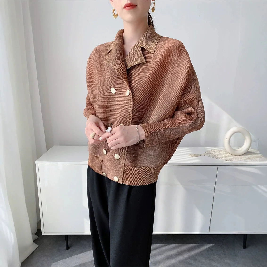 Miyake Women's Early‑Autumn Toothpick‑Texture Pleated Jacket, Relaxed‑Vibe Casual Outerwear, Slim‑Fitting Draping Commuter Top